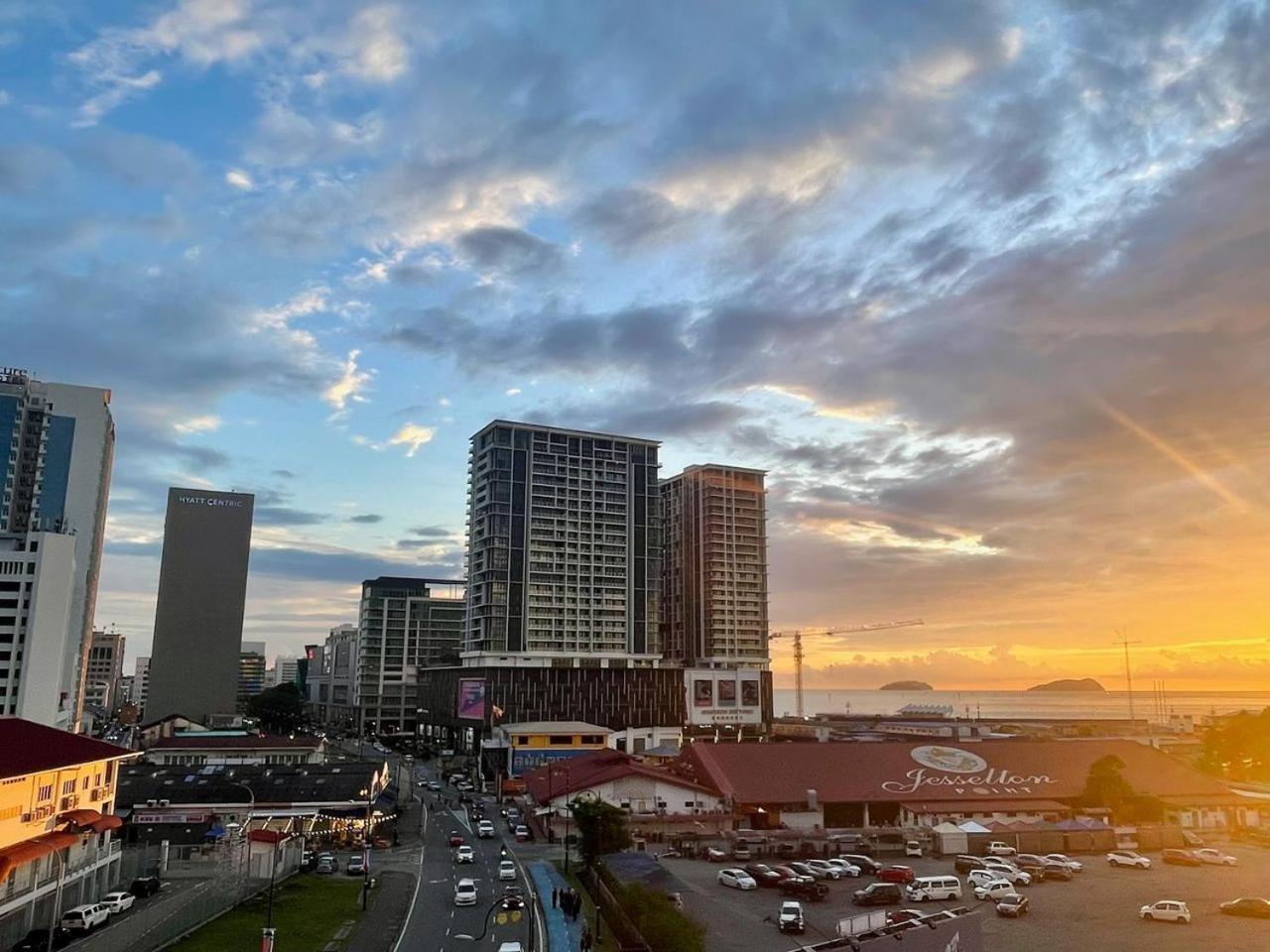 Jesselton Quay Sea & Pool View For 6 Pax Apartamento Kota Kinabalu Exterior foto